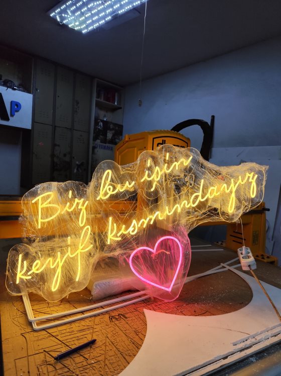 Neon Tabela 